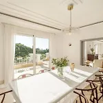 Newly Renovated Frontline Golf 7 Bdrm Luxury Apartamento Estepona