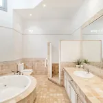 Newly Renovated Frontline Golf 7 Bdrm Luxury