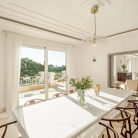 Newly Renovated Frontline Golf 7 Bdrm Luxury Appartement Estepona