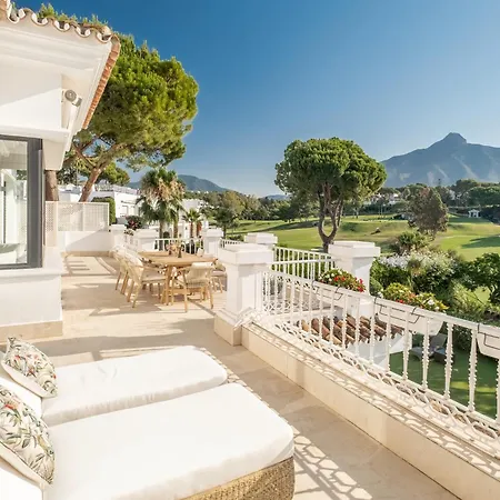 Newly Renovated Frontline Golf 7 Bdrm Luxury *