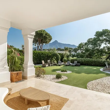 Apartman Newly Renovated Frontline Golf 7 Bdrm Luxury
