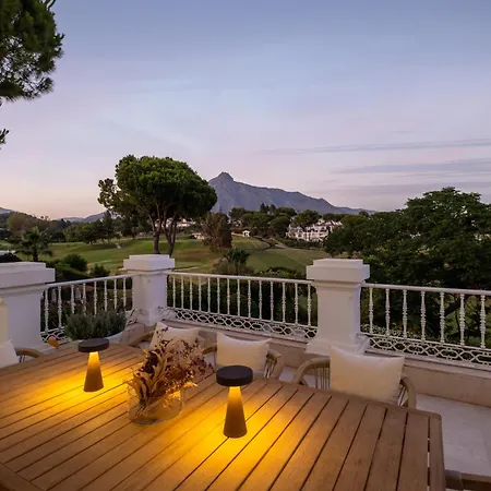 Newly Renovated Frontline Golf 7 Bdrm Luxury Apartman Estepona
